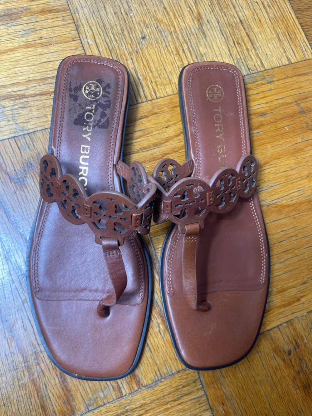 Tory Burch Tiny Miller 10mm Thong Sandals Burnt Cuoio Brown Leather Size 9M - Picture 2 of 5
